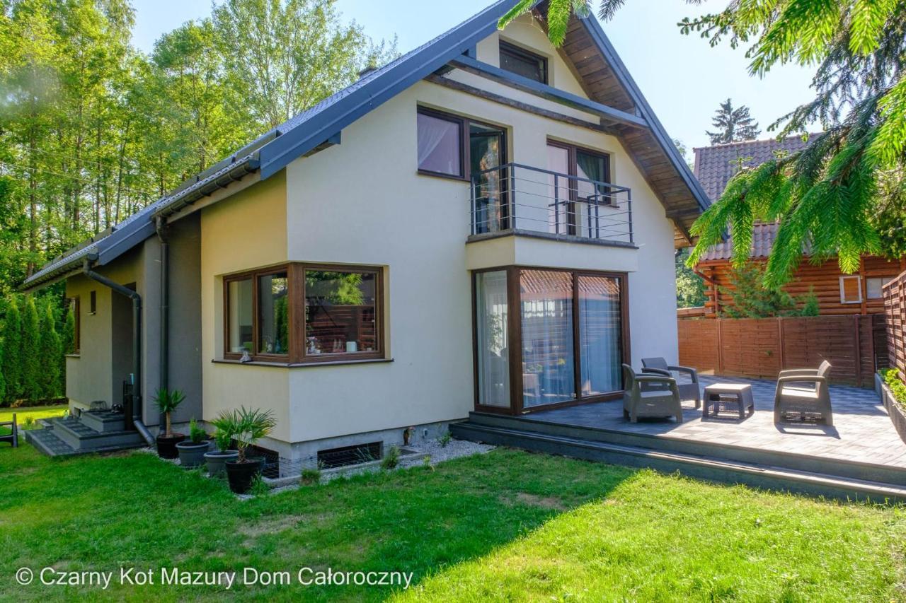 Villa Czarny Kot Mazury Dom Caloroczny Malkinie Exterior foto